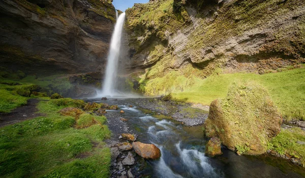 冰岛南部的Kvernufoss瀑布 — 图库照片