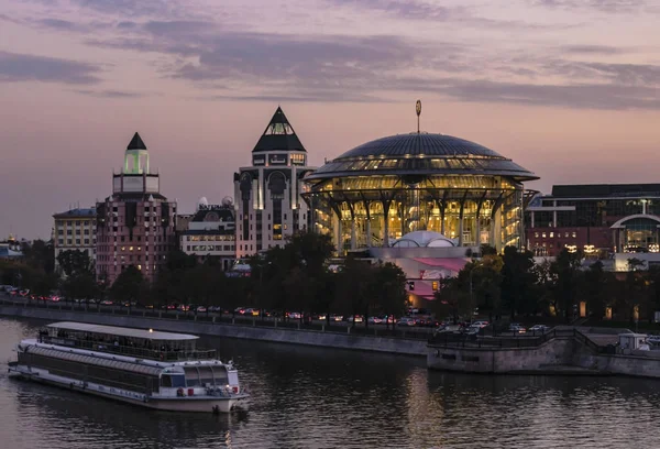 Müzik Evi ile çıkabilir