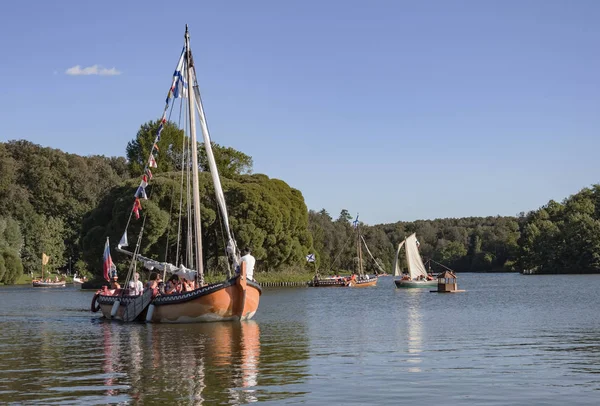 Boote auf einem Teich — Stockfoto