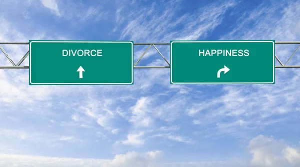 Verkeersborden naar geluk en echtscheiding — Stockfoto
