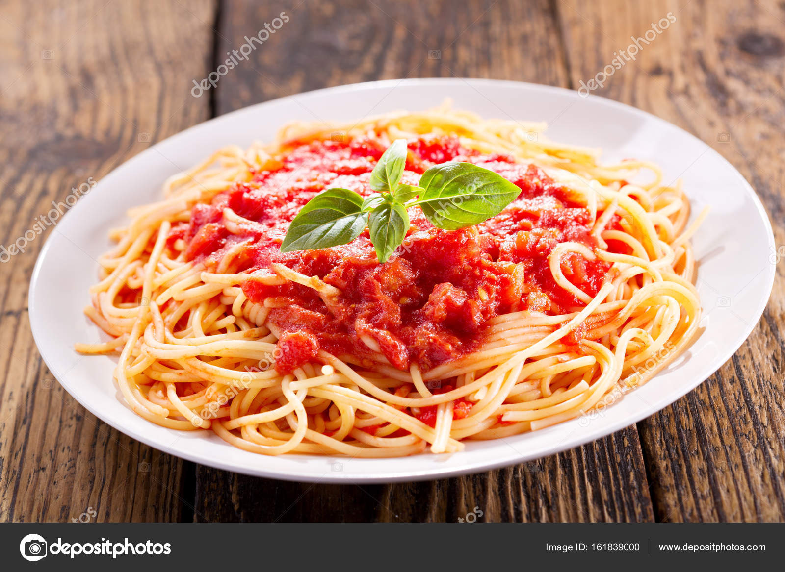Fotografie: di pasta pomodoro | piatto di pasta con ...