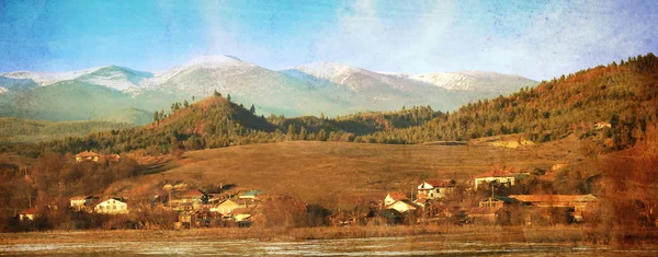 Vintage Dorf in den bulgarischen Bergen — Stockfoto