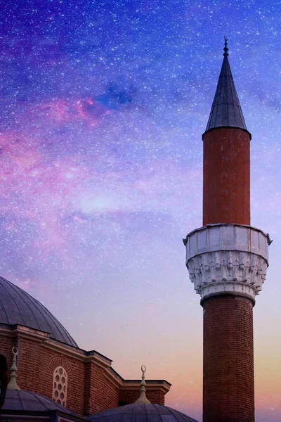 Mosquée au-dessus du ciel avec des étoiles vierges, mosquée islamique à Sofia, Bulgarie éléments de cette image sont fournis par la NASA — Photo