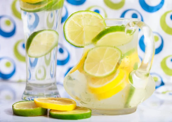 Cold lemonade with ice — Stock Photo, Image