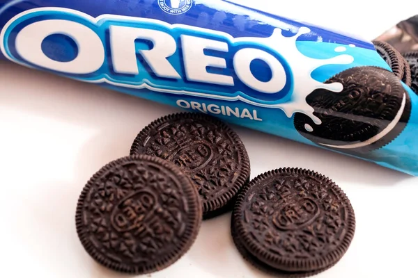 Närbild Bild Bild Oreo Cookies Vitt Bord — Stockfoto