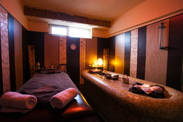 Candele Accese Nella Spa Wellness Nella Sala Massaggi Dell Hotel — Foto Stock