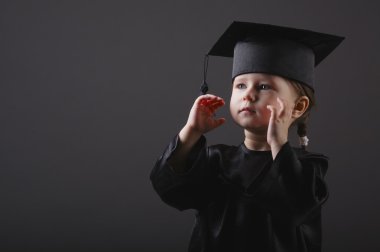 mezun öğrenci çocuk diploma