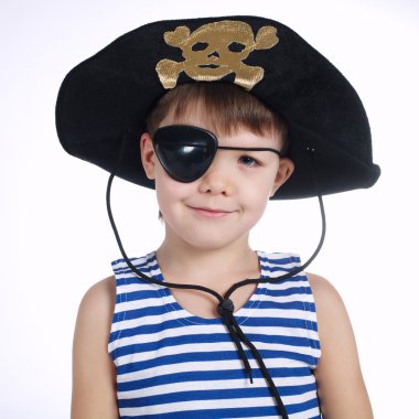 korsan kostüm beyaz küçük çocuk