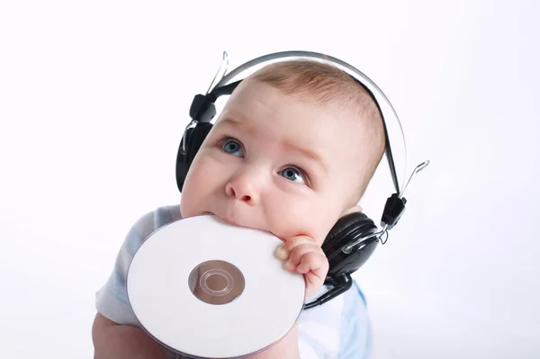 Niedliche junge dj auf weiß — Stockfoto