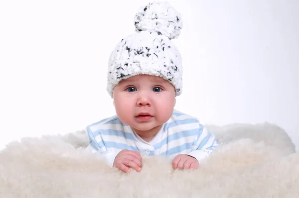 Anak kecil dengan topi lucu — Stok Foto