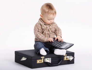 bavul para ile genç muhasebeci