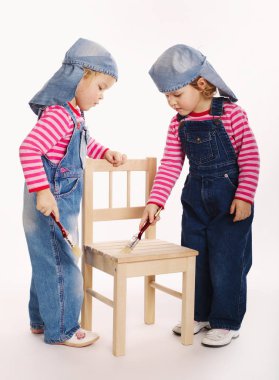 iki tatlı küçük ikizlerin ressamlar