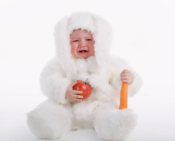 Schattige baby met konijn kostuum — Stockfoto