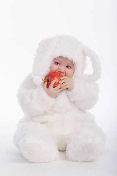 可爱的宝宝，与兔子服装 — 图库照片