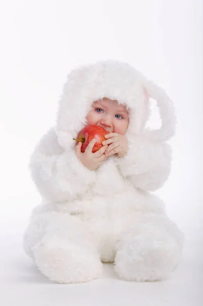 Schattige baby met konijn kostuum — Stockfoto