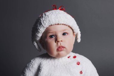 güzel bebek örgü elbise ve şapka