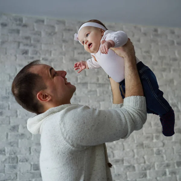 Felice padre con bambino carino — Foto Stock