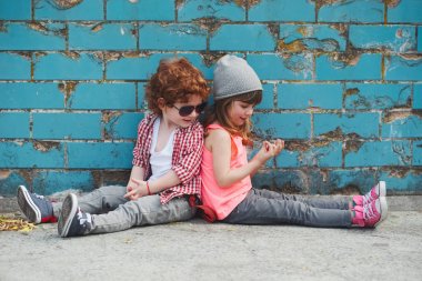 iki sevimli hipsters fotoğrafı