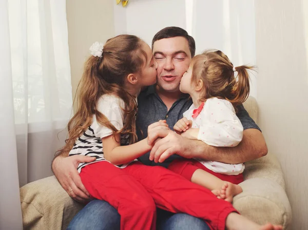 Father with daughter at home — Stock Photo, Image