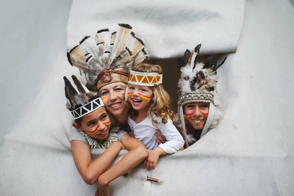 Happy children playing native american — Stock Photo, Image