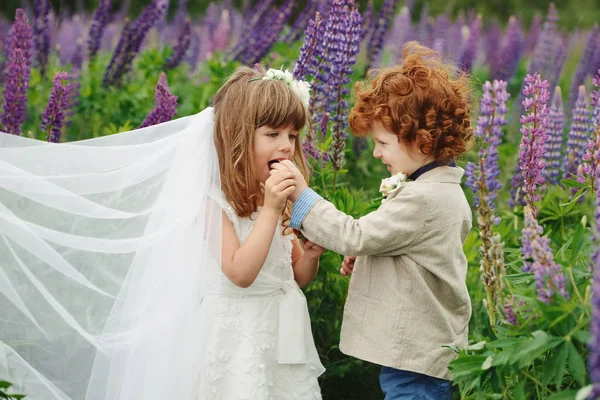 Two funny little bride and groom — Stock Photo, Image