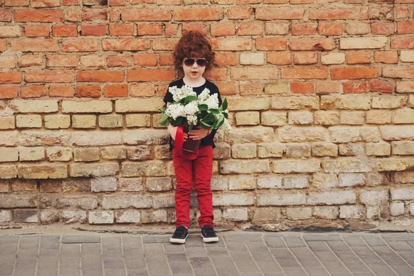 Little boy and girl on the street — Stock Photo, Image