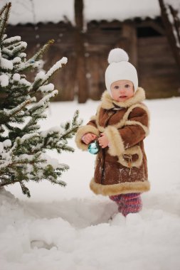 Noel ağacı n belgili tanımlık yarda dekorasyon kız