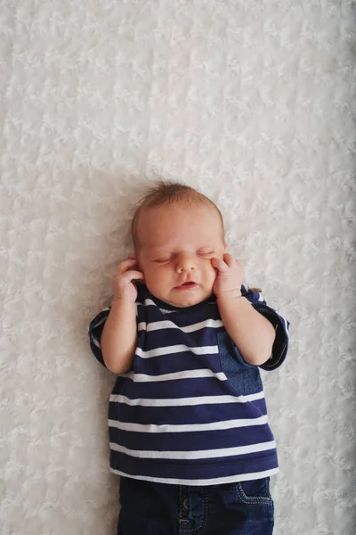 Roztomilé novorozeně doma — Stock fotografie