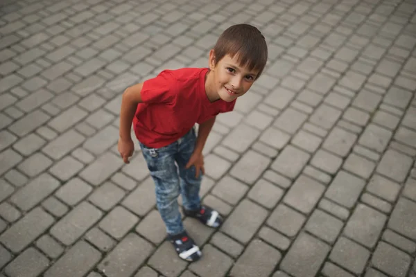 Portrait of happy little boy outdoors — Stock Photo, Image