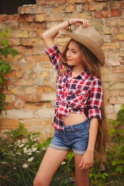 Beautiful young girl with long hair — Stock Photo, Image