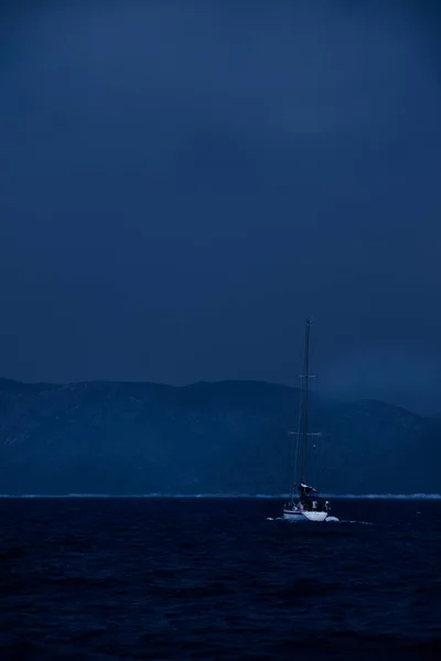 야간 항해 — 스톡 사진