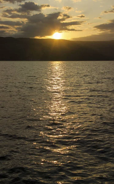 Pôr do sol sobre o mar Adriático — Fotografia de Stock