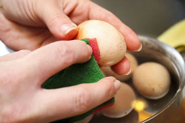 Serie Procedimiento Blanqueamiento Cáscara Huevo Para Colorear Huevos Para Pascua —  Fotos de Stock