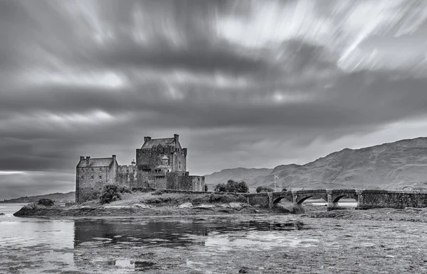 Eilean Donan Castle op Dornie op de Kyle of Lochalsh in Schotland ar — Stockfoto