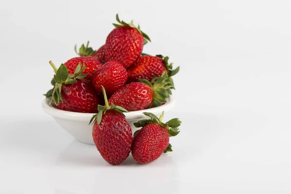 White bowl of fresh ripe red strawberries — Stock Photo, Image