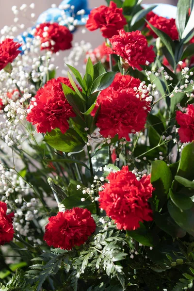 Rote Nelkenblüten Sind Ein Toller Strauß — Stockfoto