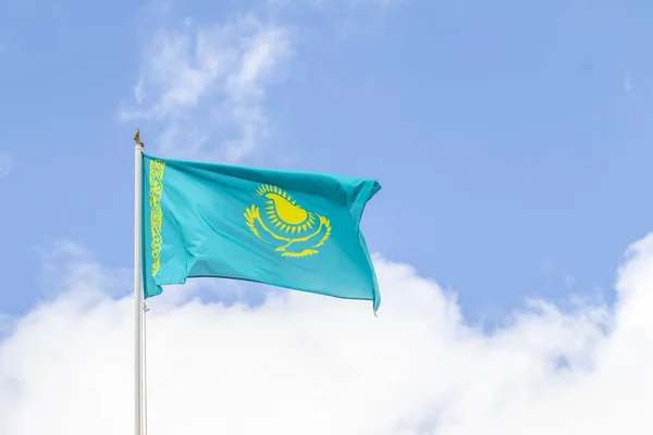 Kazah Köztársaság Zászlaja Kék Ellen Szél — Stock Fotó