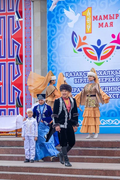 Petropavlovsk Kazajstán Mayo 2019 Canciones Bailes Los Trajes Nacionales Los — Foto de Stock