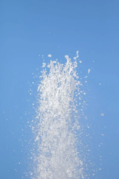 Spray Fontaine Eau Contre Ciel Bleu Les Éclaboussures Eau Sont — Photo