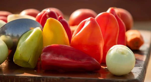 Pods Sweet Red Green Pepper Table — Stock Photo, Image