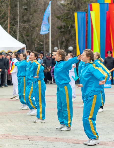 Petropavlovsk Kazakstan Maj 2019 Songs Och Danser Medborgarekostymerna Bemannar Kasakhstan — Stockfoto