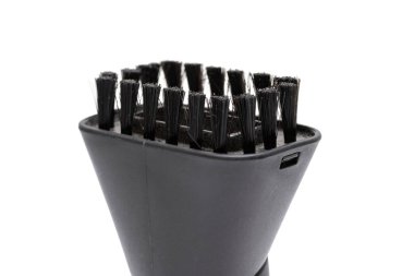 Beyaz arkaplanda izole edilmiş temizlik için siyah fırça başlığı.