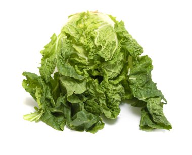 Pekin lahanası beyaz arka planda izole edilmiş..