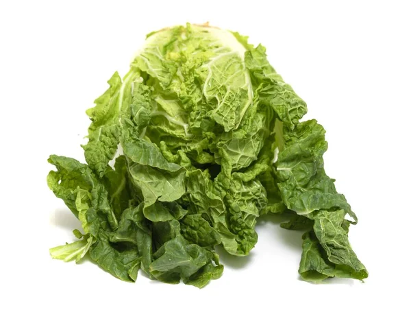 Pekin lahanası beyaz arka planda izole edilmiş..