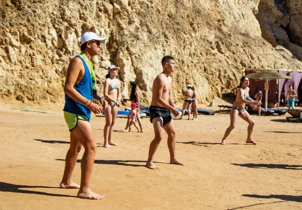 Sharm Sheikh Egypt February 2020 People Play Volleyball Beach Sea — Stock Photo, Image