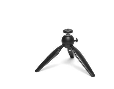 Siyah tripod beyaz arka planda küçüktür..