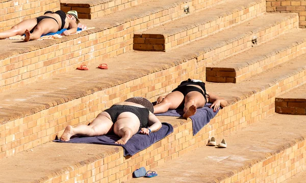 Sharm Sheikh Egypte Februari 2020 Meisjes Vrouwen Mannen Aan Kust — Stockfoto