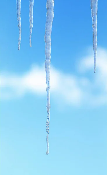 Jégcsapok Kék Ellen Felhőkkel — Stock Fotó