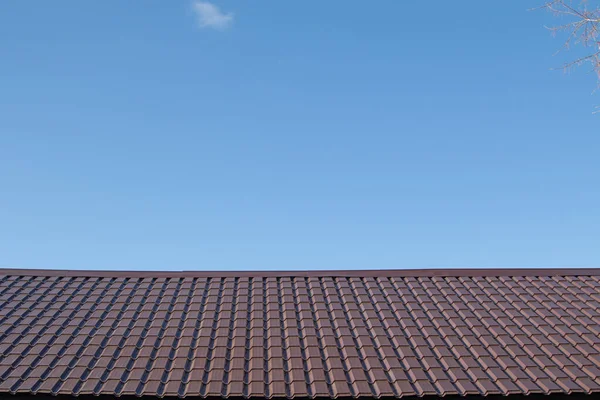 Consistenza Delle Piastrelle Metalliche Sul Tetto Della Casa — Foto Stock