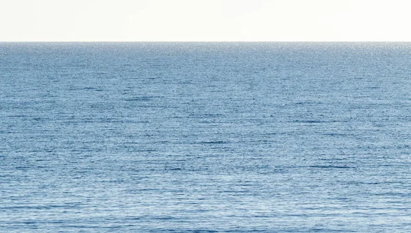 Φόντο Της Θάλασσας Κλασική Γαλάζια Θάλασσα Προοπτική Στον Ορίζοντα — Φωτογραφία Αρχείου